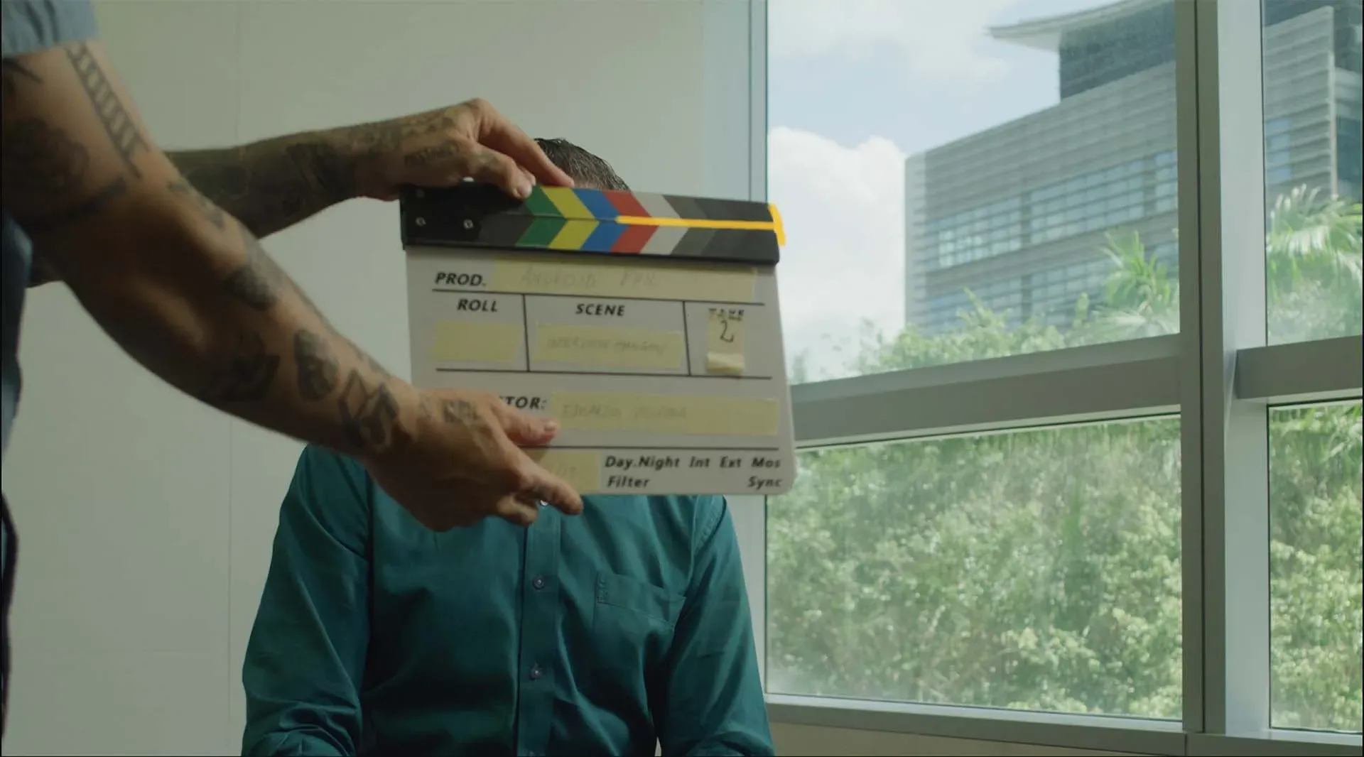 First frame where the clapperboard sticks touch.